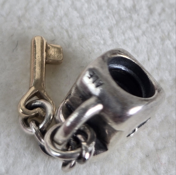Pandora two tone Key to my Heart charm with 14k gold key - Picture 3 of 3